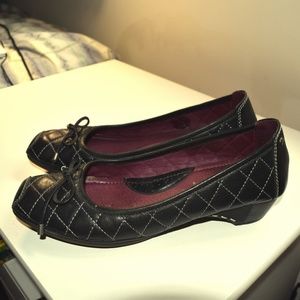 Black Ballet Style Heeled Flats